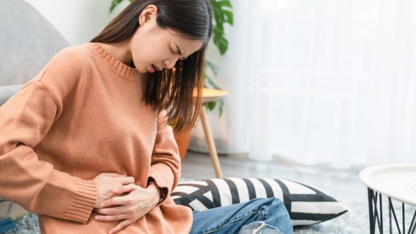 Mide Ağrısı Neden Olur? Mide Ağrısı Nasıl Geçer?